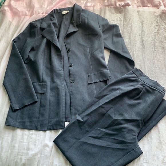 Vintage Rosebuds Charcoal Grey Pantsuit Size Large - Picture 1 of 9